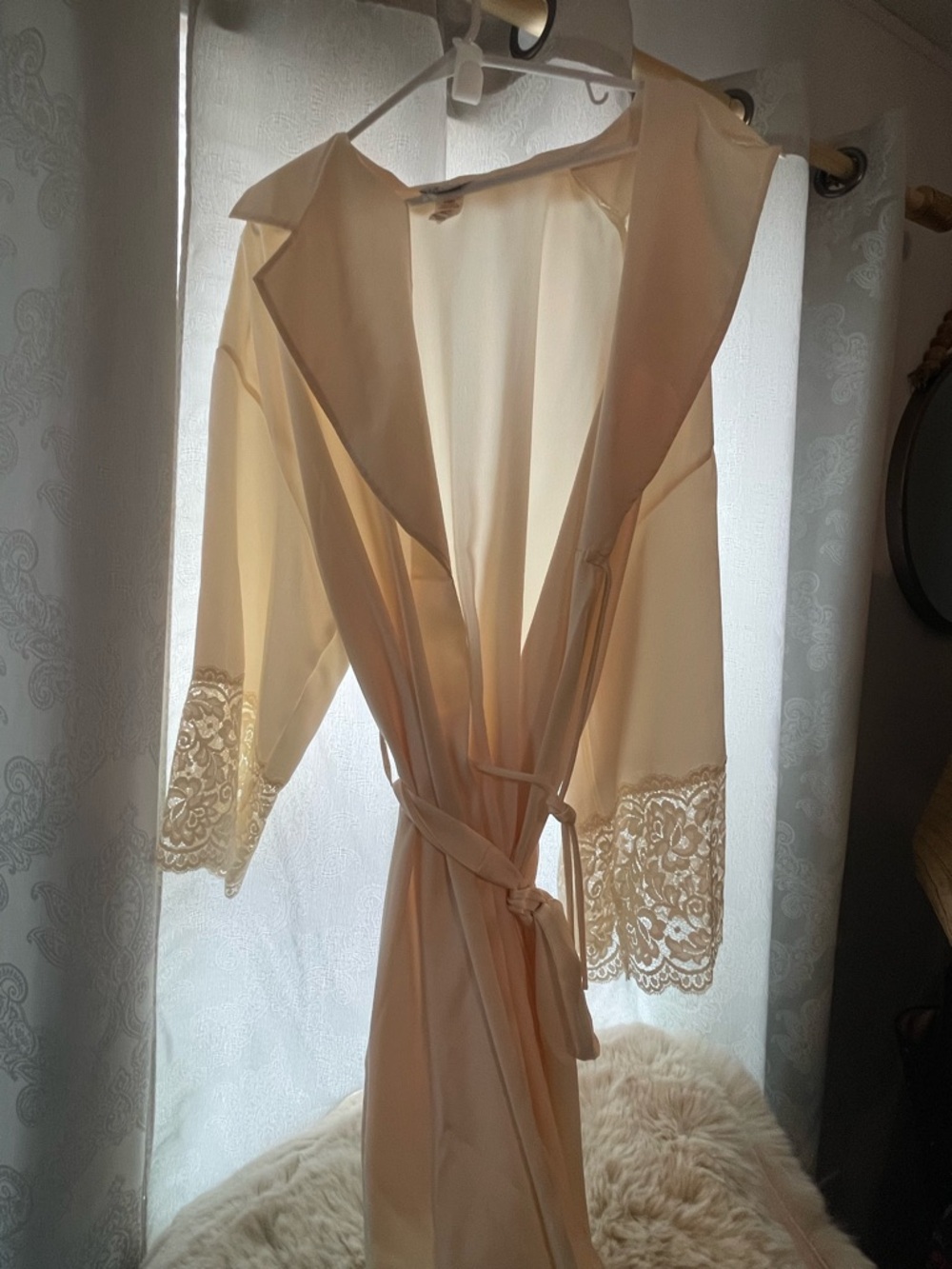 Vintage Silk-Feel Lace Trim Robe in Blush